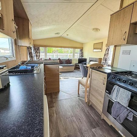 Lovely 6 Berth Caravan At Sunnydale Holiday Park Ref 35375S Лаут Екстериор снимка