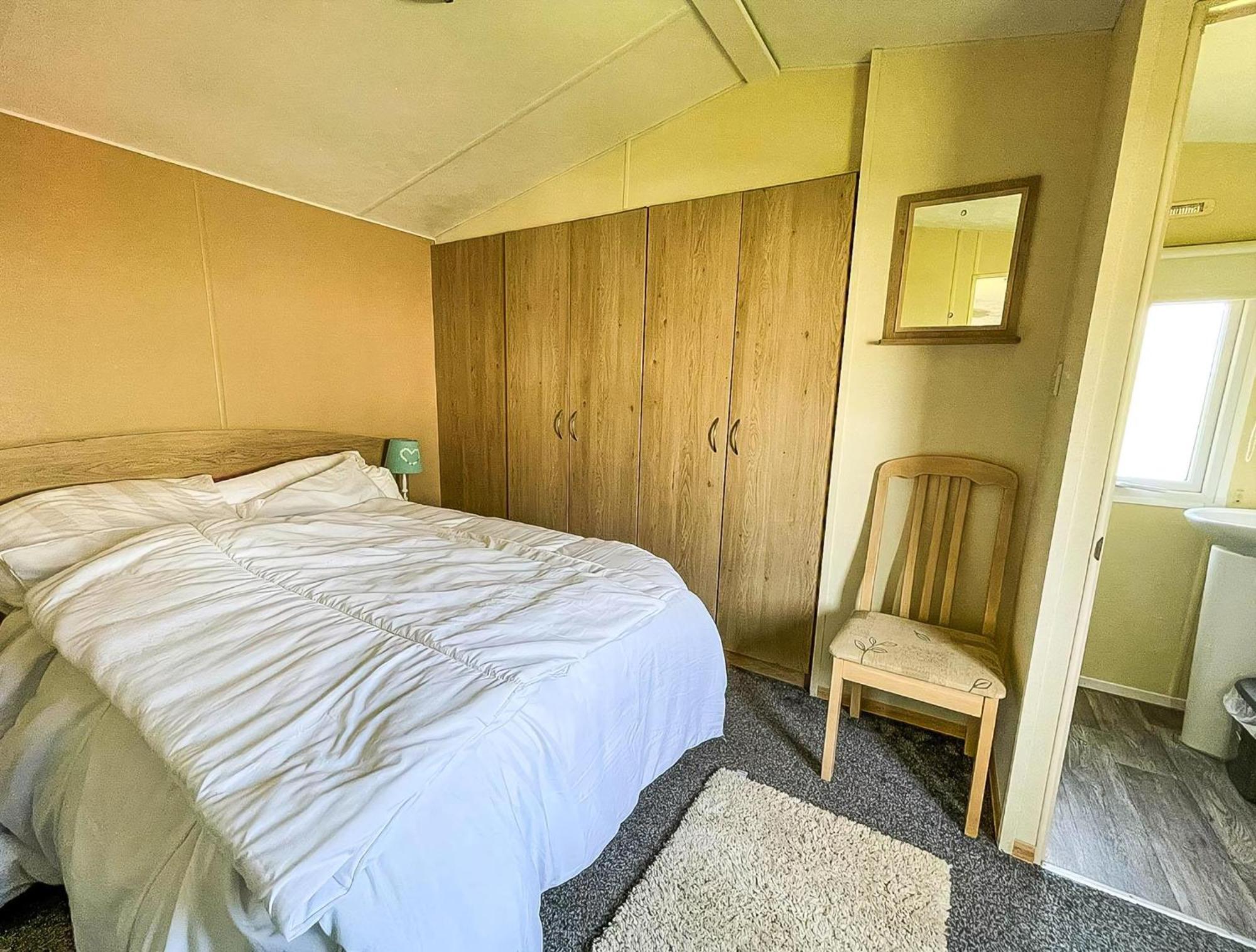 Lovely 6 Berth Caravan At Sunnydale Holiday Park Ref 35375S Лаут Екстериор снимка