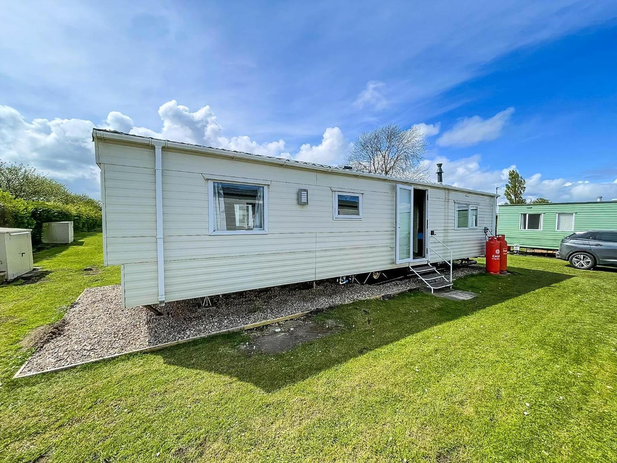Lovely 6 Berth Caravan At Sunnydale Holiday Park Ref 35375S Лаут Екстериор снимка