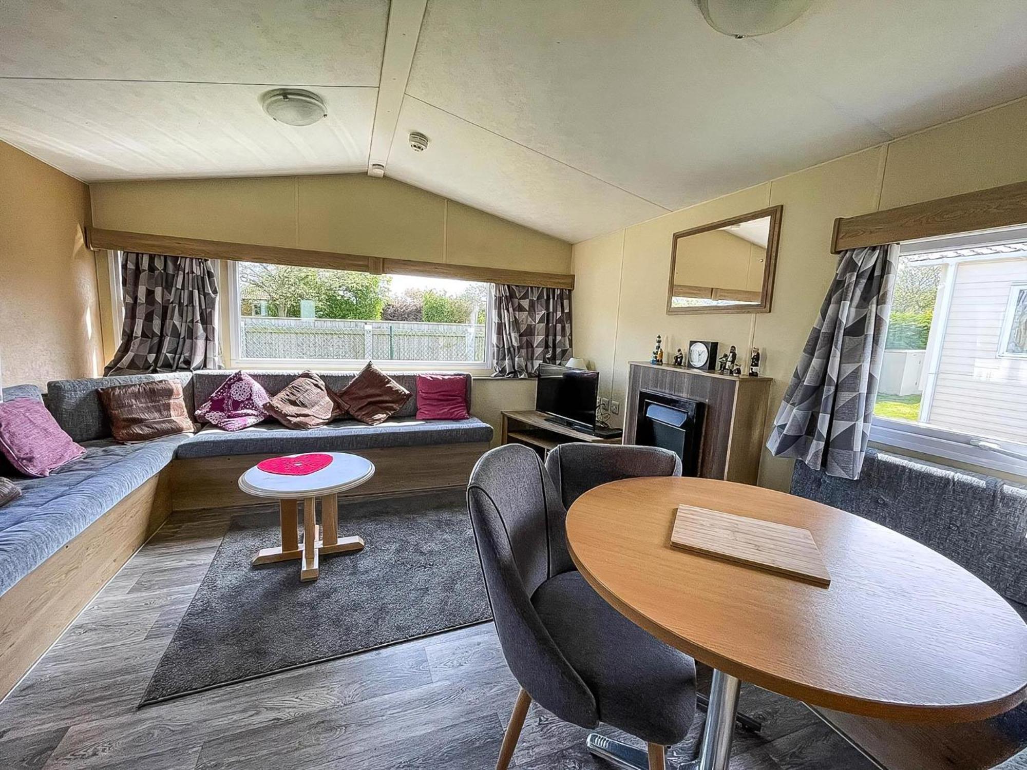 Lovely 6 Berth Caravan At Sunnydale Holiday Park Ref 35375S Лаут Екстериор снимка