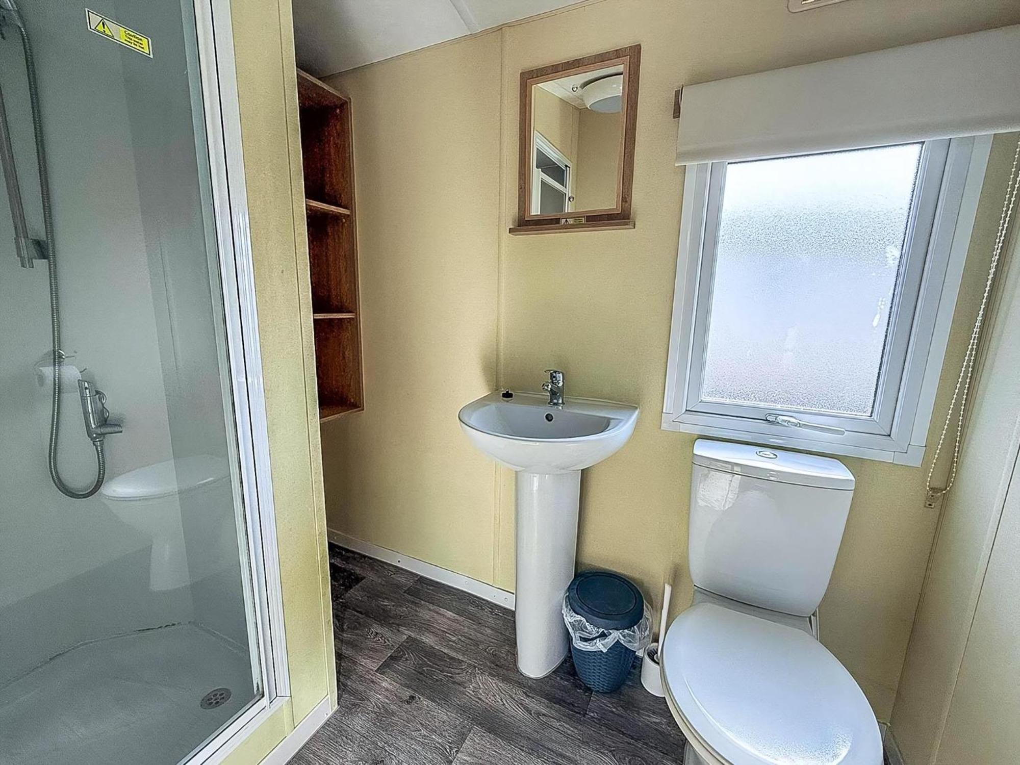 Lovely 6 Berth Caravan At Sunnydale Holiday Park Ref 35375S Лаут Екстериор снимка