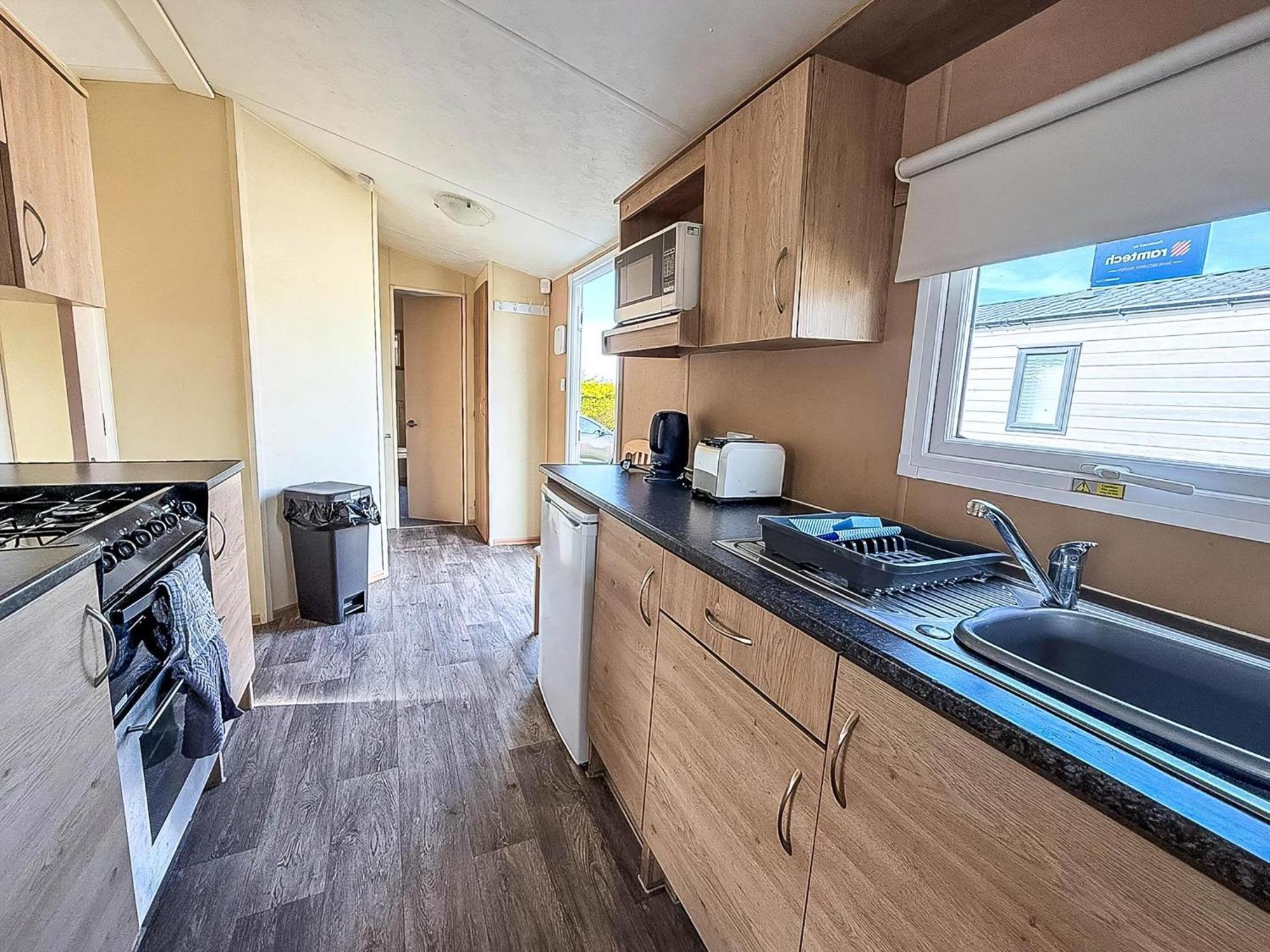 Lovely 6 Berth Caravan At Sunnydale Holiday Park Ref 35375S Лаут Екстериор снимка