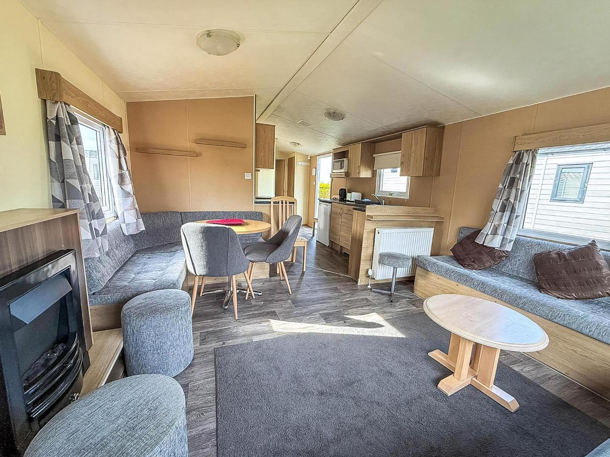 Lovely 6 Berth Caravan At Sunnydale Holiday Park Ref 35375S Лаут Екстериор снимка